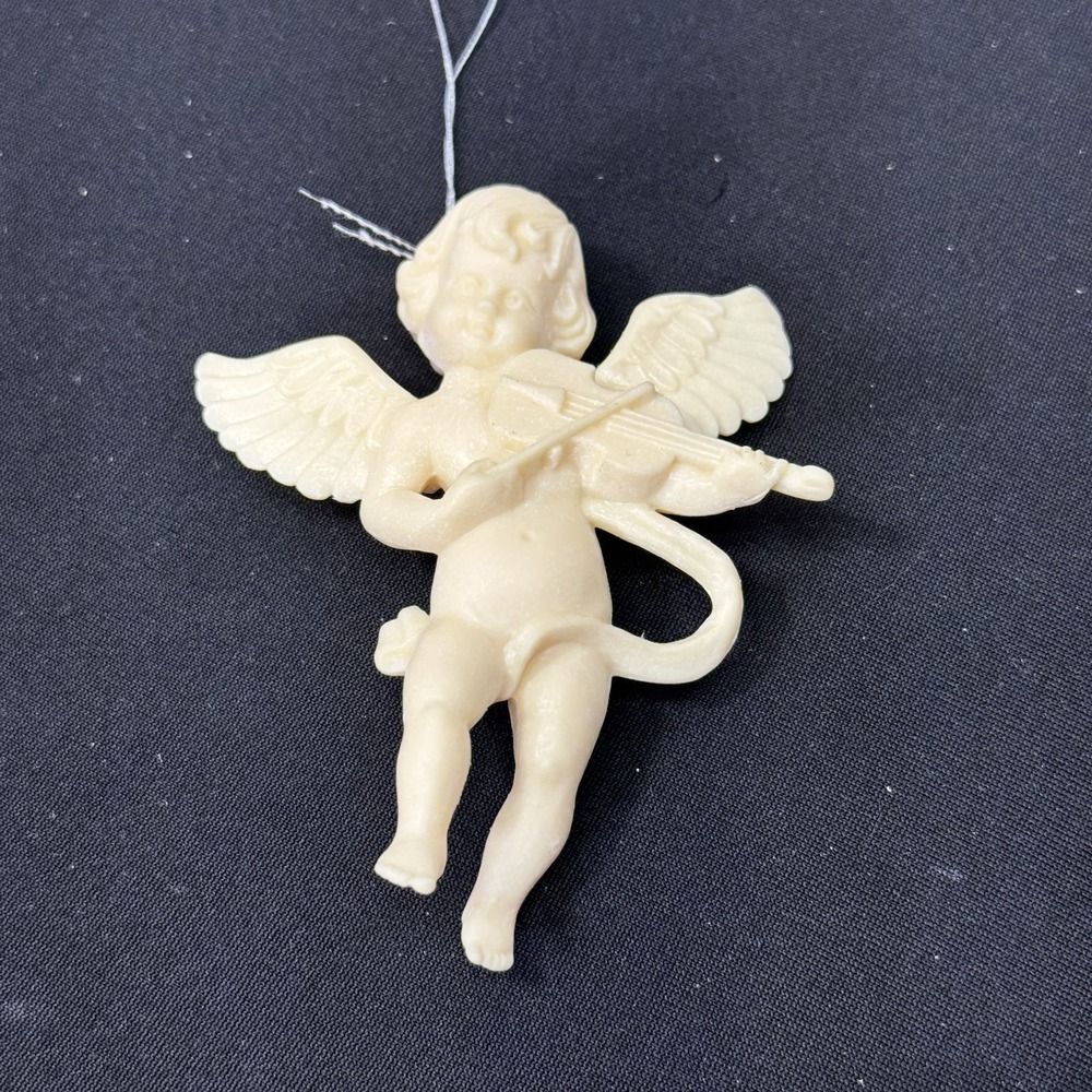 Vintage Angel Playing Violinโ Ornament